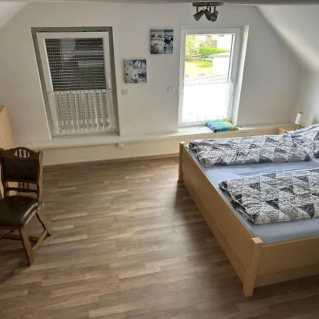 Privatunterkunft Zentrale Doppelbettzimmer *