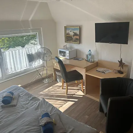 Zentrale Doppelbettzimmer Privatunterkunft Nordenham